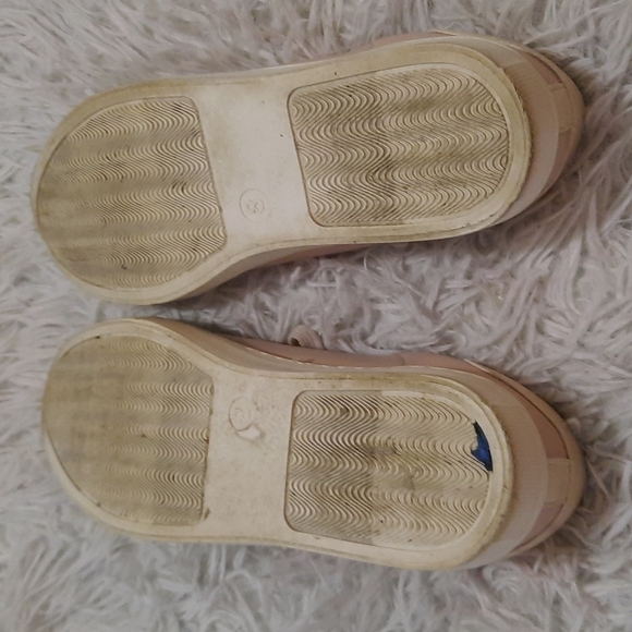 UNIVERSAL Thread Shoes - Picture 4 of 6